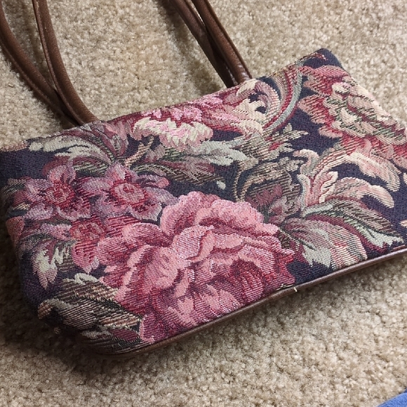 Bueno Floral Tapestry Tote - Pink and Brown - Picture 3 of 14